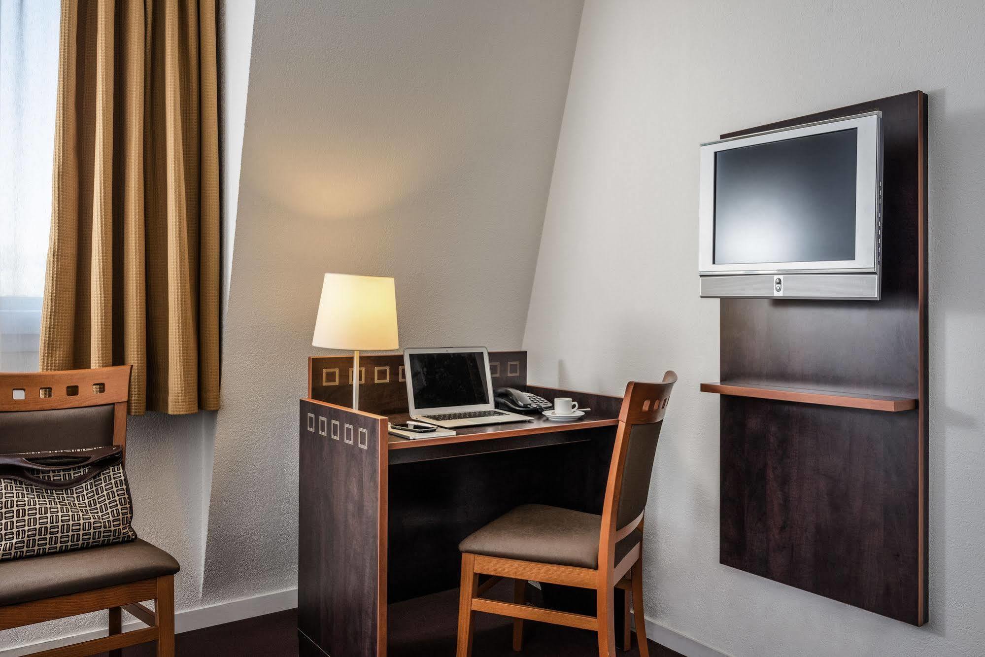 Aparthotel Adagio Access Paris Porte De Charenton Esterno foto